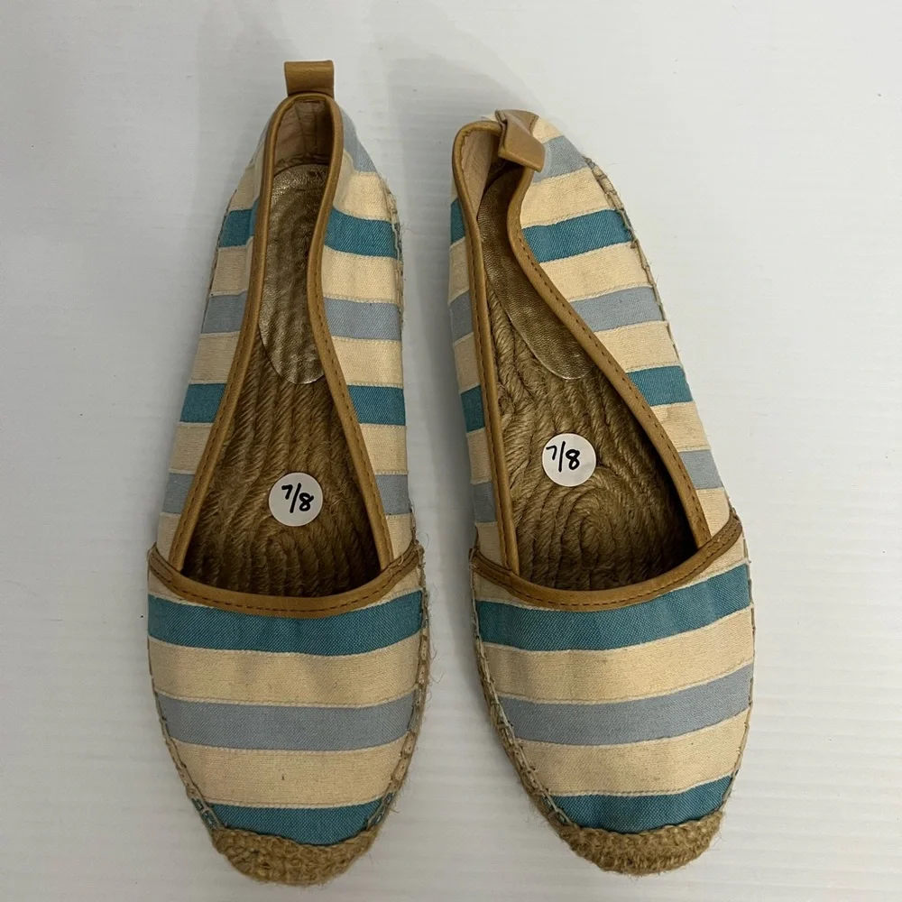 Ivanka Trump stripe flats women 7/8 blue/cream